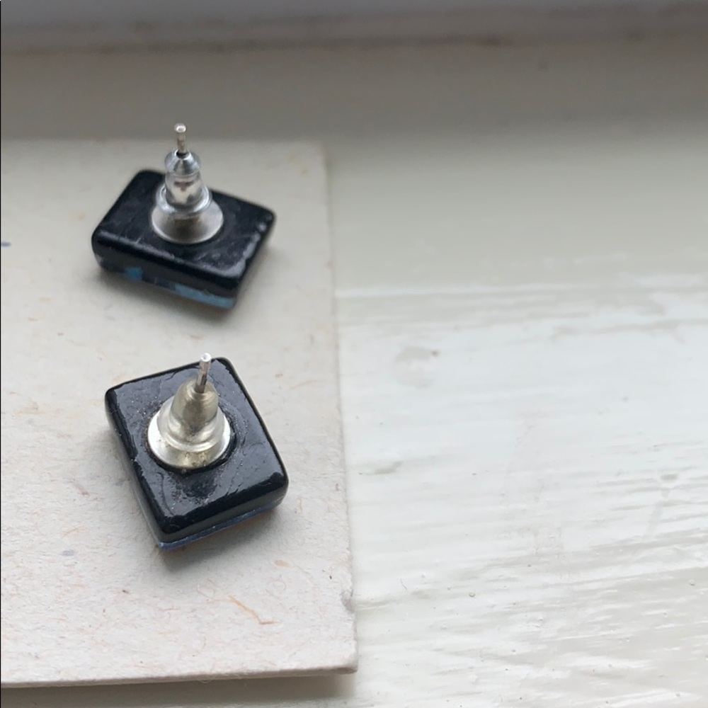 Funky iridescent studs - Picture 4 of 4